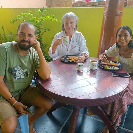 Abhi Homestay Hampi Bagian luar foto