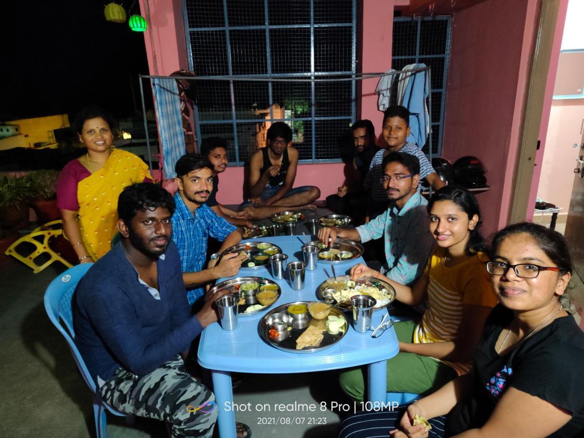 Abhi Homestay Hampi Bagian luar foto