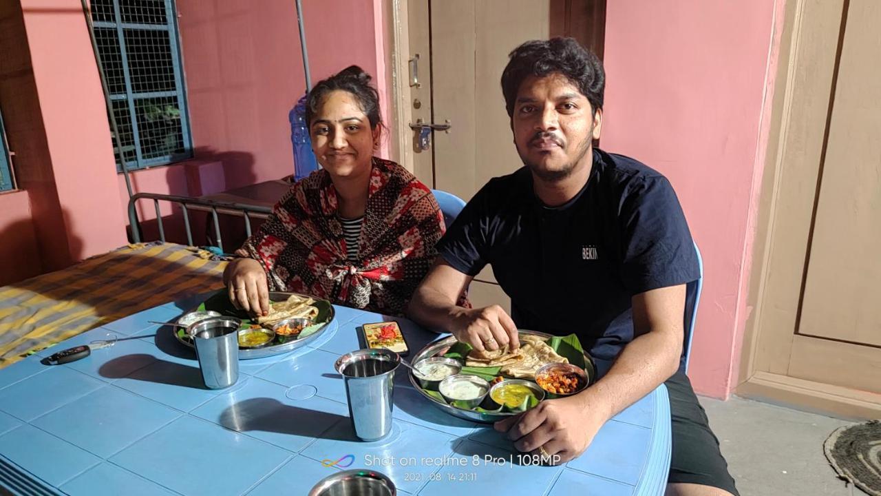 Abhi Homestay Hampi Bagian luar foto