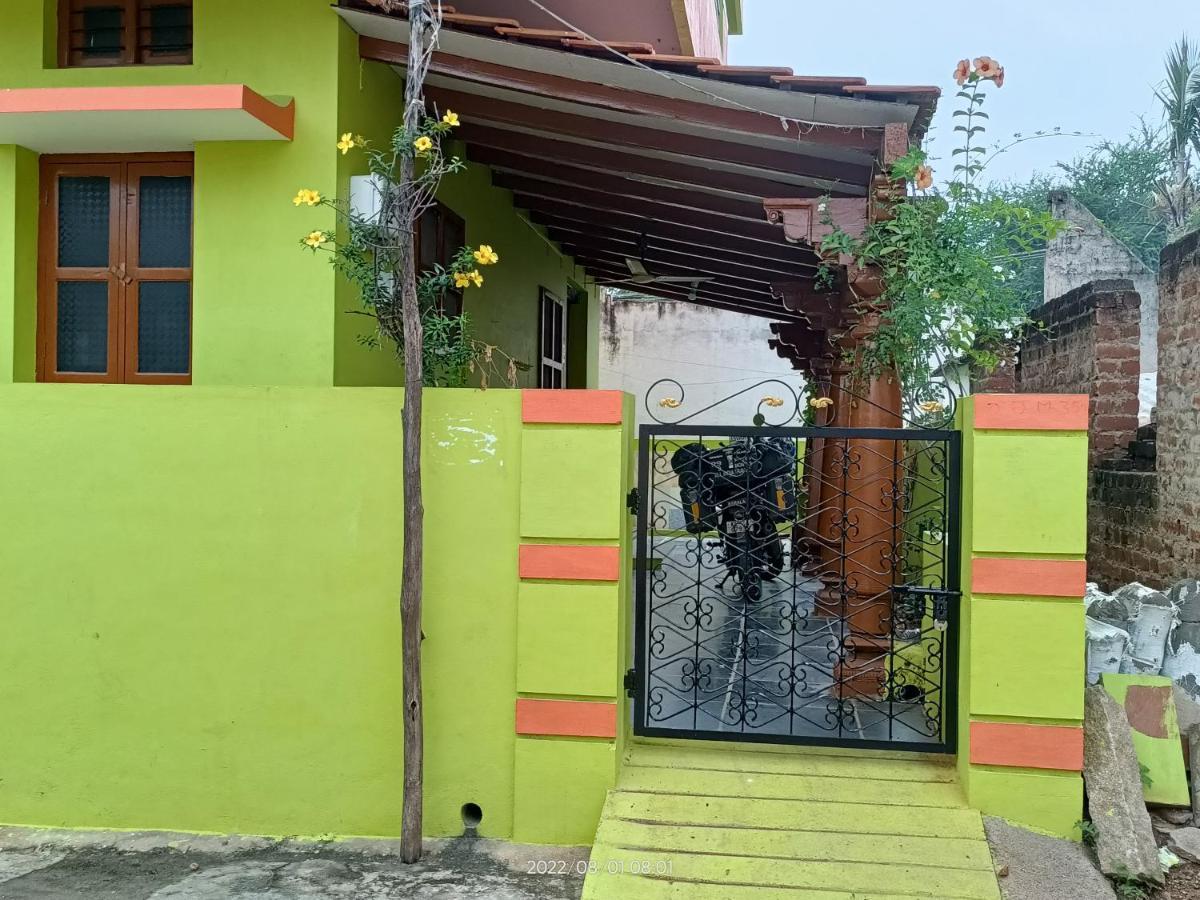 Abhi Homestay Hampi Bagian luar foto
