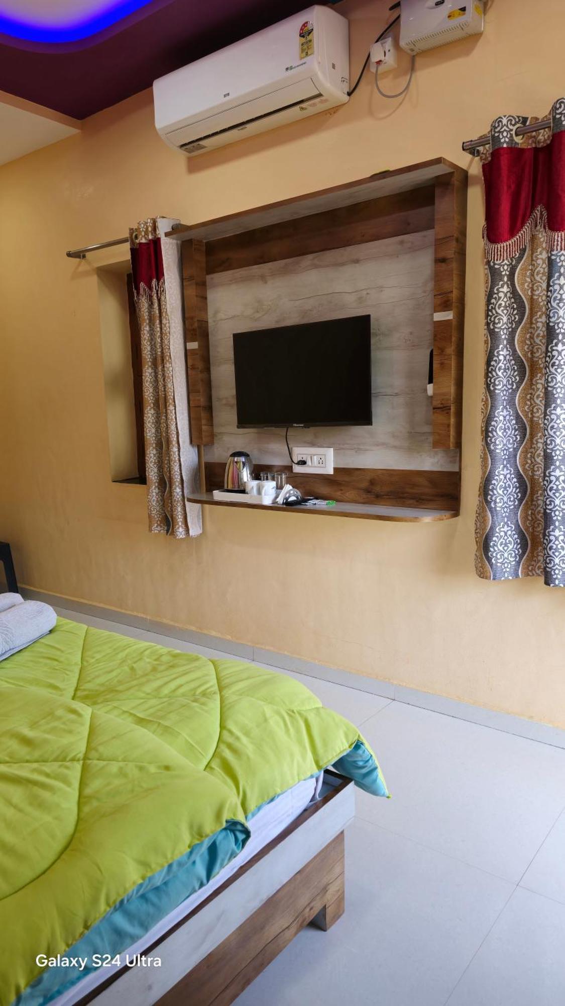 Abhi Homestay Hampi Bagian luar foto