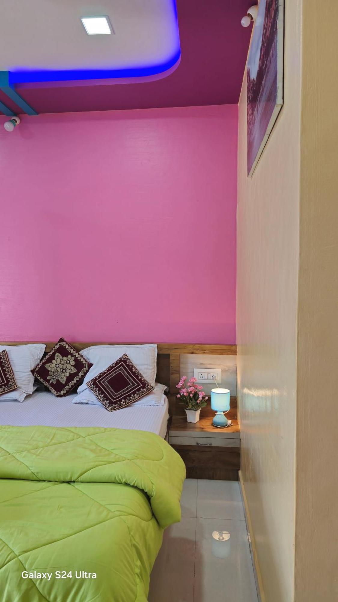 Abhi Homestay Hampi Bagian luar foto