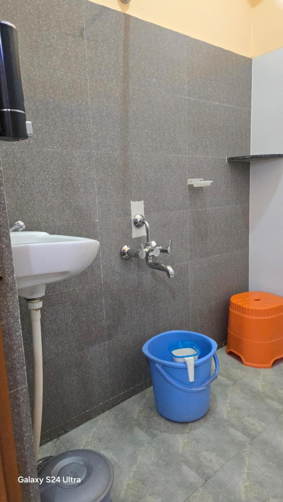 Abhi Homestay Hampi Bagian luar foto
