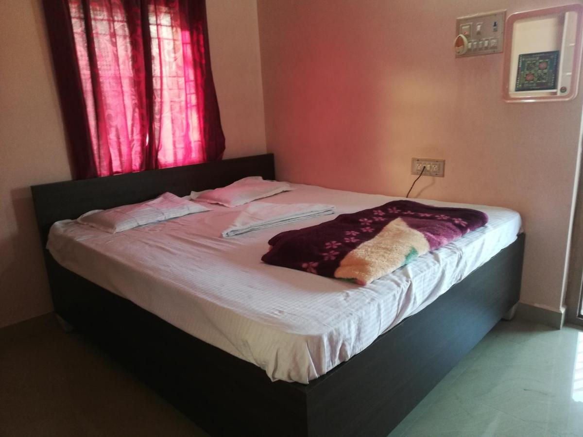 Abhi Homestay Hampi Bagian luar foto