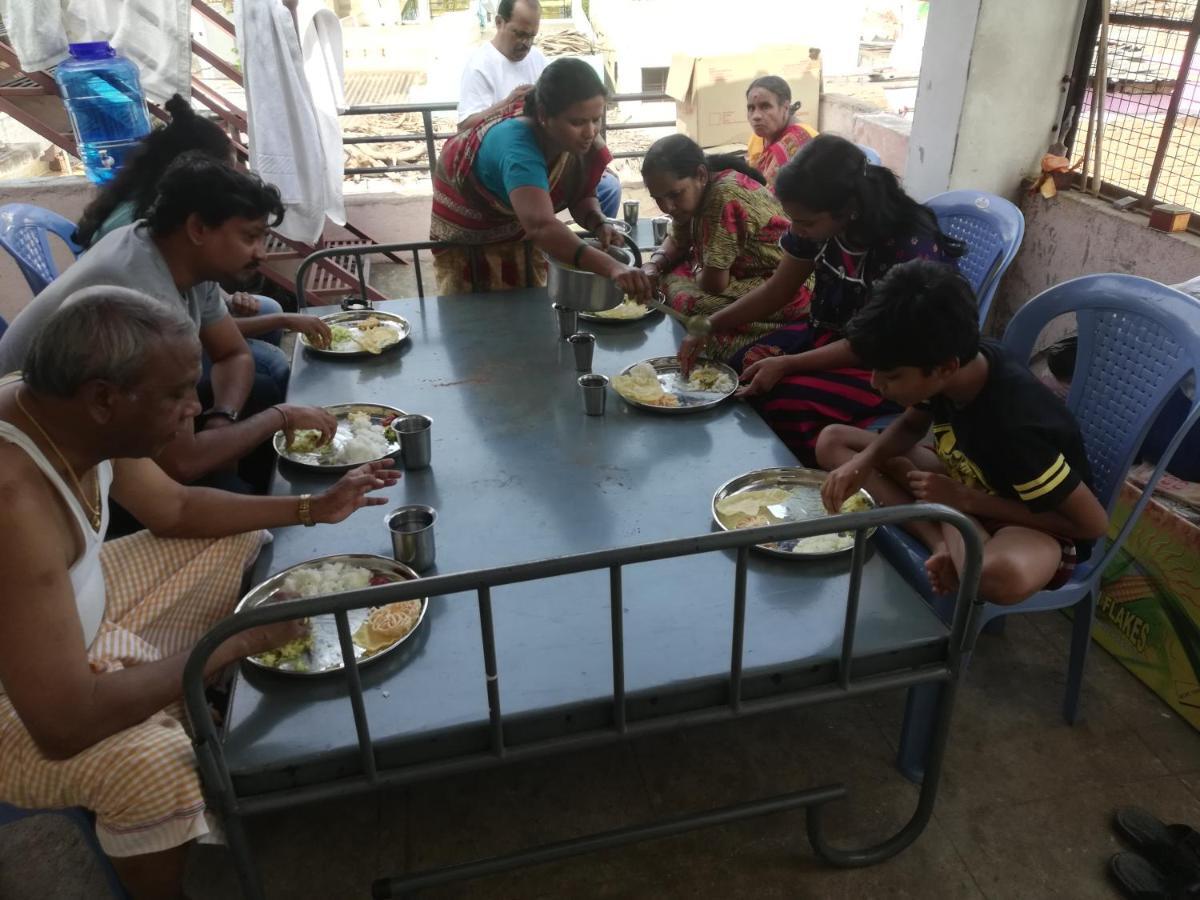 Abhi Homestay Hampi Bagian luar foto