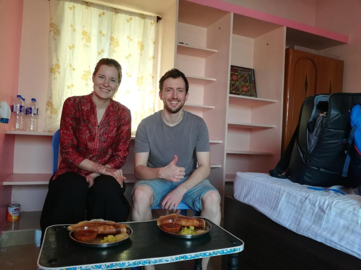 Abhi Homestay Hampi Bagian luar foto