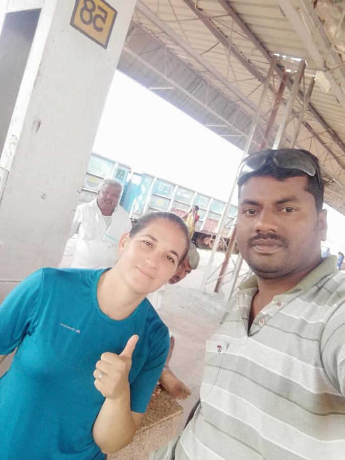 Abhi Homestay Hampi Bagian luar foto
